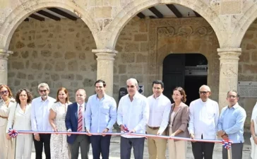 Abinader encabeza apertura libre y gratuita del Alcázar de Colón, en la Ciudad Colonial
