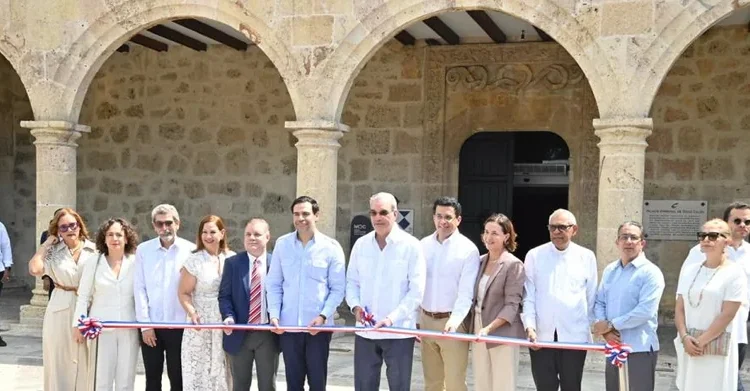 Abinader encabeza apertura libre y gratuita del Alcázar de Colón, en la Ciudad Colonial