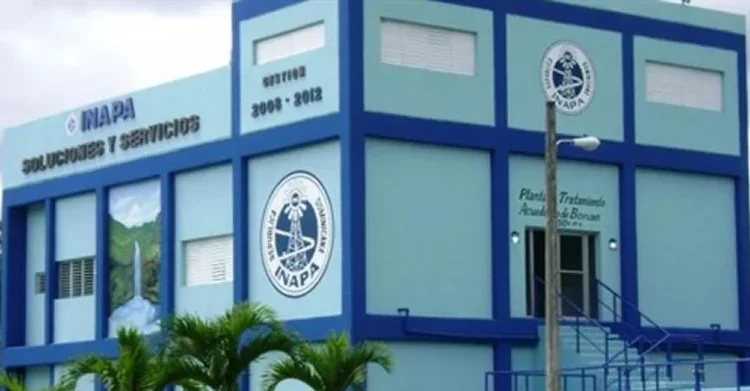 Comunitarios reclaman terminación de un acueducto en San Cristóbal