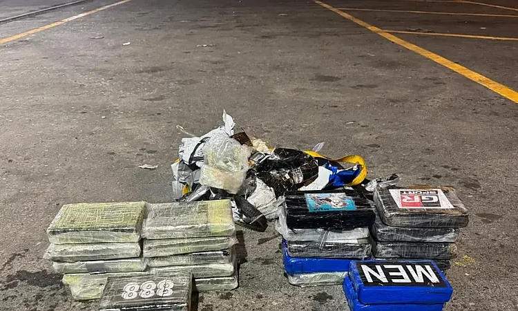 República Dominicana golpea red transnacional: incautan 24 paquetes de cocaína en Haina Oriental