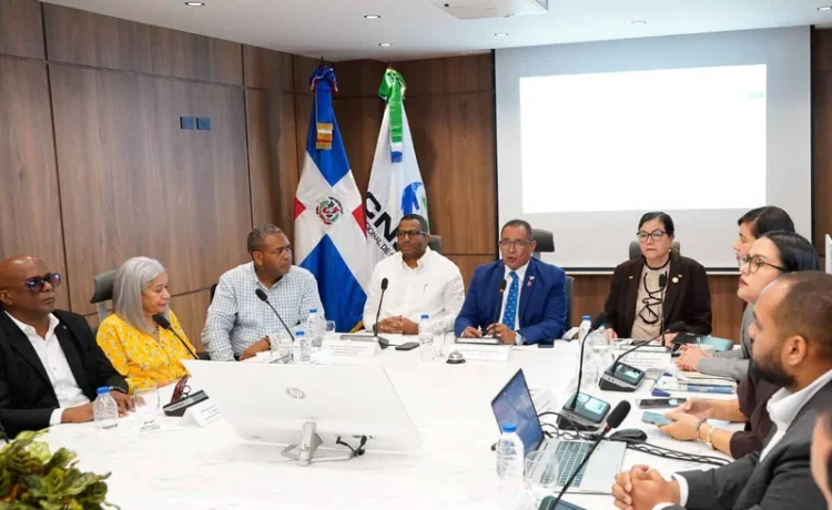 CNSS impulsa fondo para medicamentos de alto costo: 13 tratamientos en evaluación