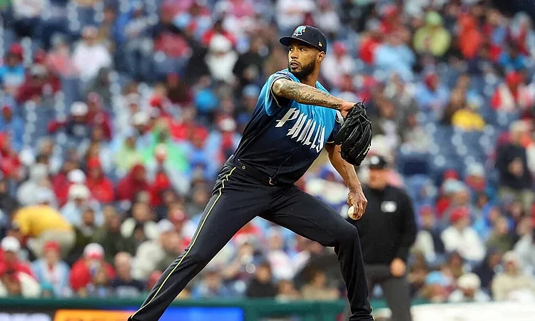 Cristopher Sánchez, el sexto dominicano con 18 victorias, va por su primer triunfo en playoffs