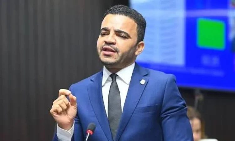 Renuncia condicionada: diputado del PLD desafía al Gobierno con cuatro exigencias sobre electricidad, combustibles y deuda