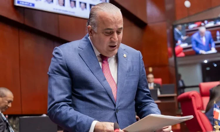 Oficialismo cierra filas con Abinader: respaldo a persecución de delincuentes con órdenes de arresto