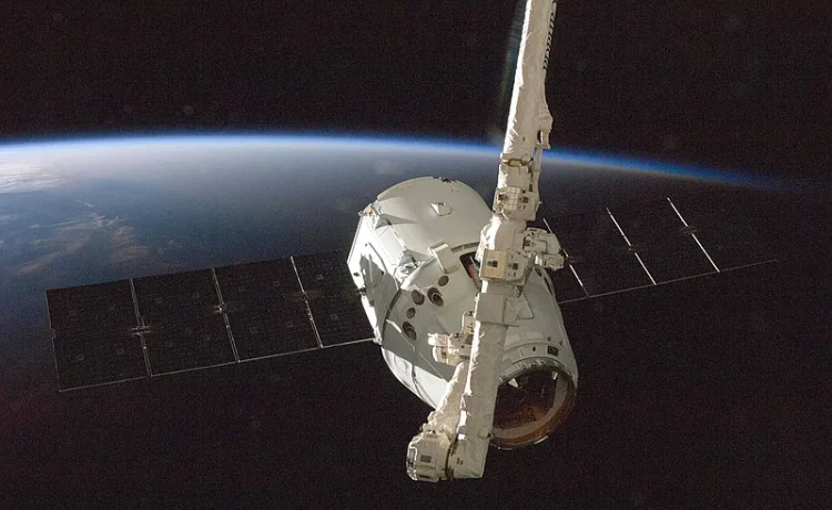 Emisiones de gases de efecto invernadero reducirán drásticamente los satélites en órbita para 2100