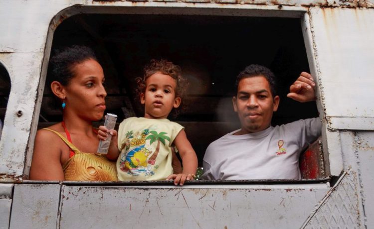 Dominicanos en el frente de guerra: familias marchan en Haina y exigen respuestas al Gobierno