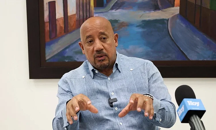 Brian A. DePeña: el alcalde dominicano que enfrenta 11 cargos federales y no dimite