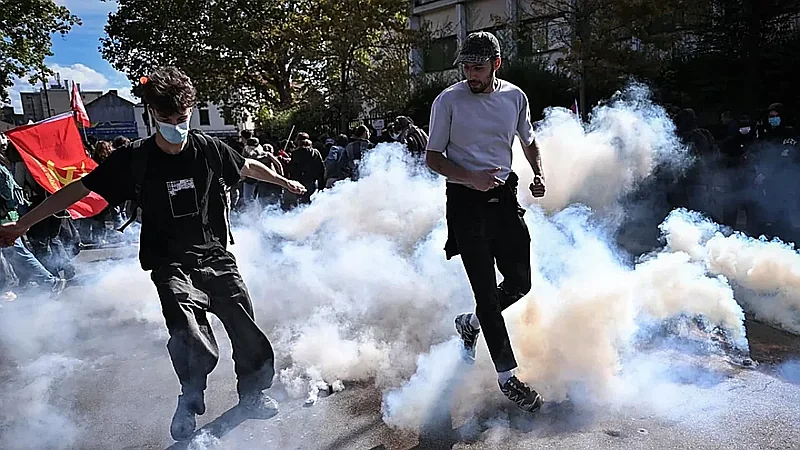 Francia: protesta estudiantil se extiende pese a diálogo y represión policial