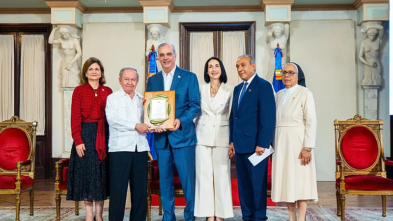 Abinader lidera reconocimiento a Ellis Pérez y sor Ciriaca Almonte por su impacto en la vejez