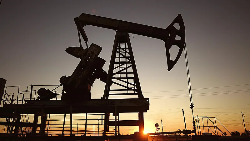 Petróleo WTI se hunde 4.21% mientras la UE evalúa liberar reservas y crece la tensión en Oriente Medio