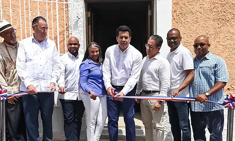 Turismo entrega 254 viviendas y fachadas remozadas en la Ciudad Colonial con apoyo de la Unión Europea