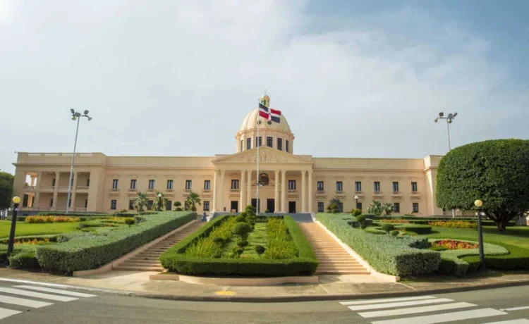 La paradoja municipal dominicana: más responsabilidades, menos autonomía