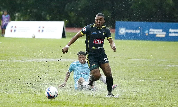Alexander Jiménez decide con golazo desde larga distancia: Salcedo FC hunde al Moca FC en el Apertura LDF