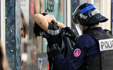 Francia: protestas estudiantiles dejan un joven de 15 años sin una mano y más de 5,000 detenidos