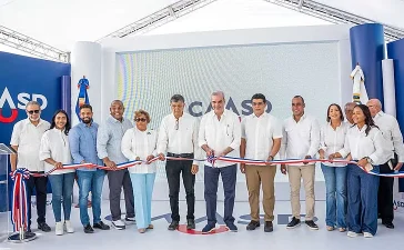 Abinader entrega obras de saneamiento en Santo Domingo Oeste y anuncia teleférico para fin de año