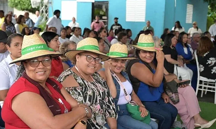 Pobreza y empleo: las brechas que separan a las mujeres rurales de las urbanas en RD