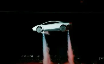 Musk sorprende con un Tesla Roadster "volador" y fija su producción para 2028