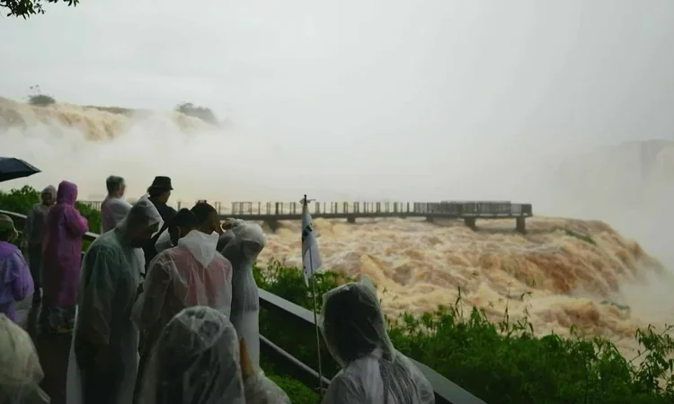 El Niño reabre debate global: cataratas del Iguazú cerraron por crecida histórica y reabren este martes