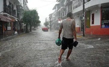 Trudy se convierte en huracán categoría 3 y amenaza con intensificarse aún más en el Pacífico mexicano