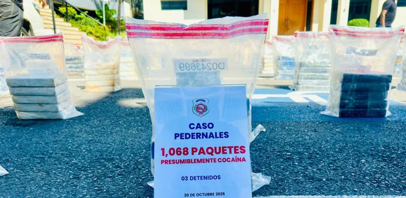 Narcotráfico internacional: DNCD intercepta más de una tonelada de cocaína y apresa a tres colombianos en Pedernales