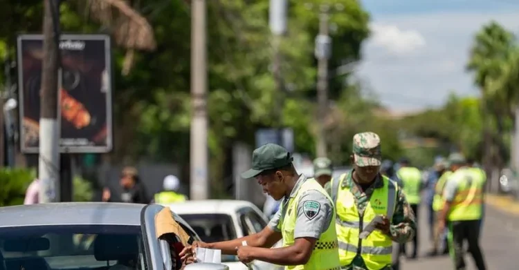 Autoridades intensifican fiscalización del transporte irregular en el Distrito Nacional