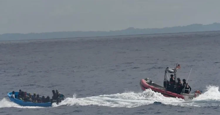 Puerto Rico intercepta yola con 66 migrantes y repatria a 63 a República Dominicana
