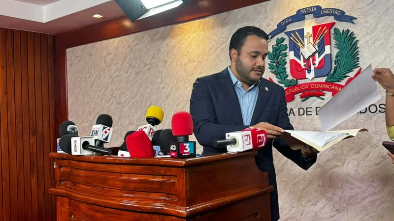 Reforma de pensiones: diputado propone elevar a 70% el salario y recortar ganancias de las AFP