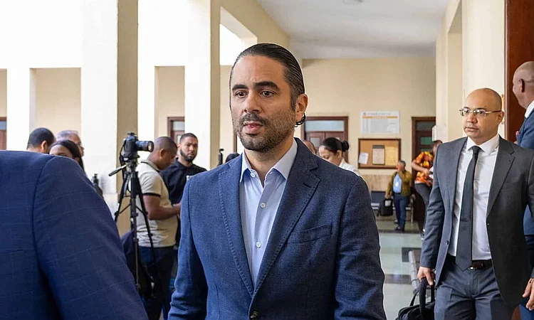 El pulso judicial por un celular de 3,200 pesos que tiene a la Procuraduría al borde de pagar RD$7.5 millones
