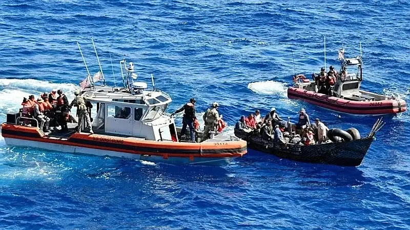 Repatriación masiva: Guardia Costera devuelve a 63 migrantes dominicanos y haitianos tras interceptar embarcación sobrecargada en Puerto Rico