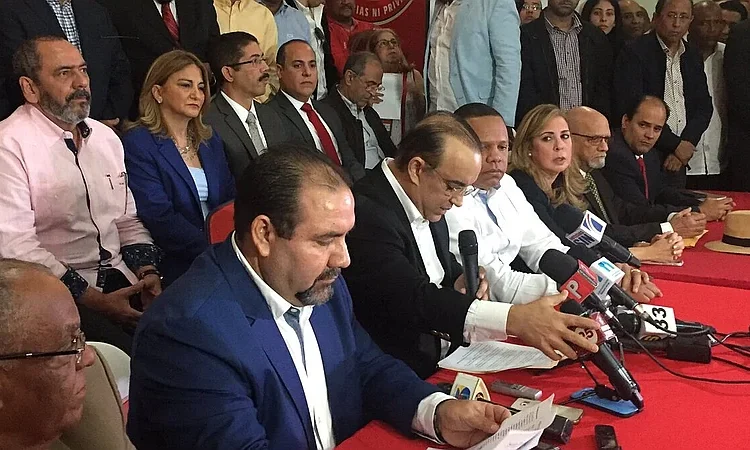 El PRSC busca reinventarse: convención definirá su rumbo tras desplome electoral