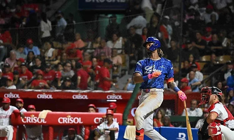 Poder azul: Licey castiga 14-1 a Gigantes con festival de jonrones