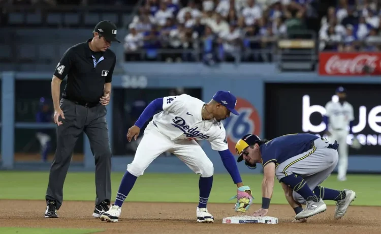 La revolución de los analistas: cómo el personal de oficina define el éxito en el béisbol moderno