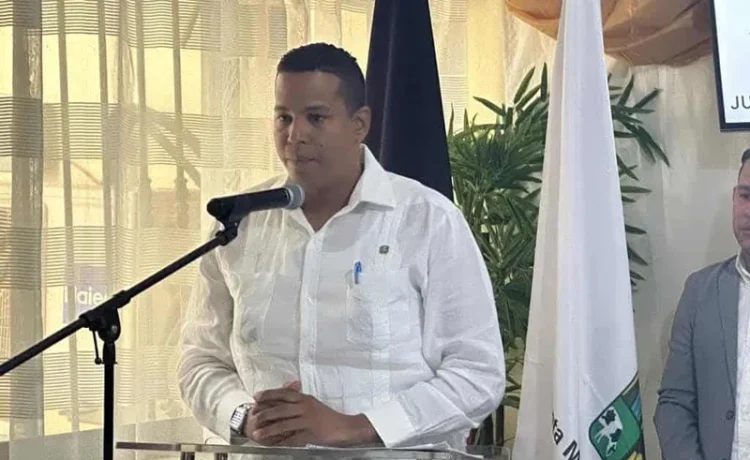 Detienen en La Vega a director distrital por arsenal sin permisos; piden prisión preventiva