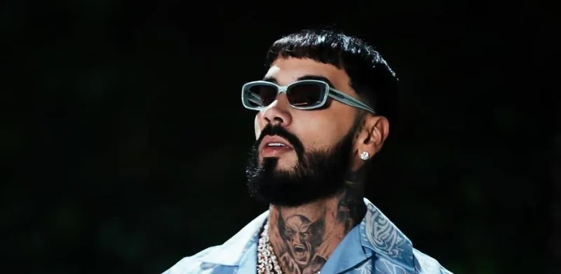 Anuel AA sorprende con álbum de corridos dedicado a México