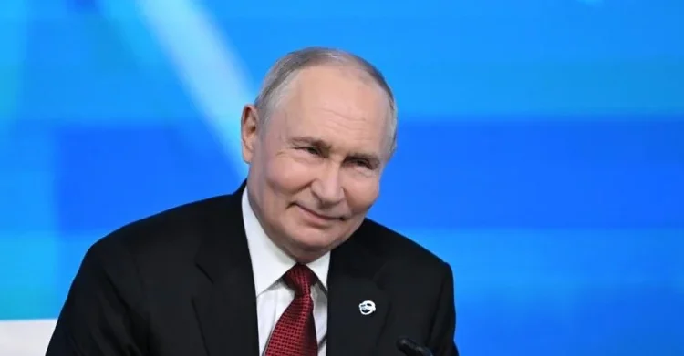 Kremlin anuncia disposición de Putin a reanudar diálogo de paz con Ucrania en noviembre
