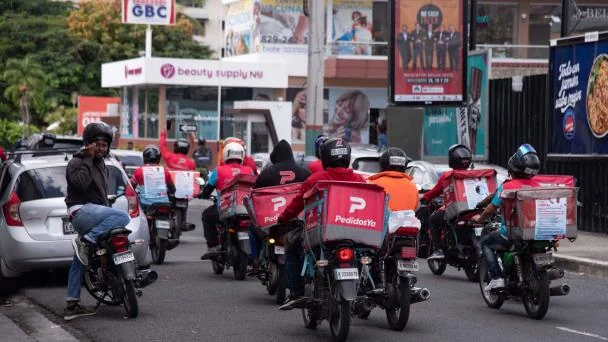 La economía de plataformas en RD: ingresos de hasta 65,000 pesos y tensiones por comisiones