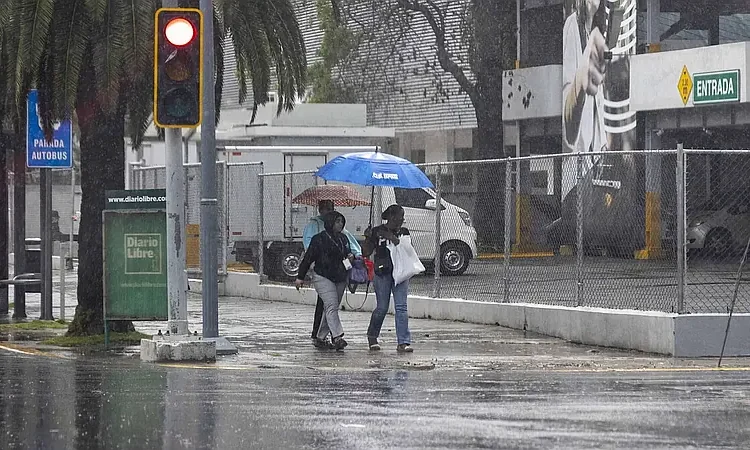 Vaguada mantiene en alerta a seis provincias y activa avisos por lluvias intensas
