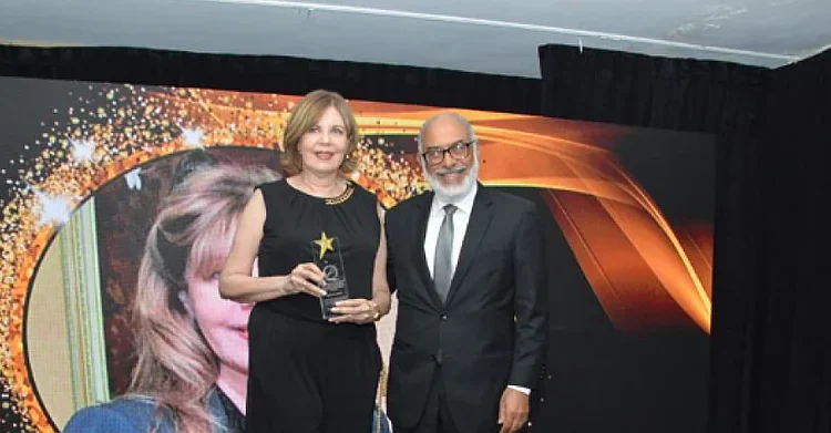 Muere Cosette Bonnelly, figura clave del periodismo y esposa de Persio Maldonado