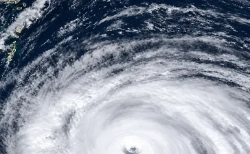 Champi, uno de los ciclones más fuertes del año, se debilita pero Filipinas sigue en alerta