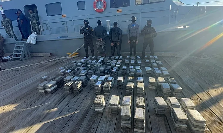 República Dominicana supera las 34 toneladas de drogas incautadas tras nuevo golpe de la DNCD en Baní