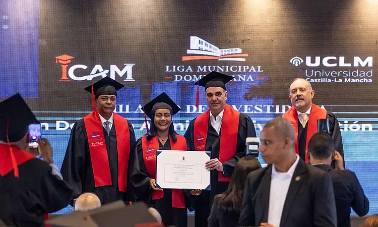 República Dominicana y España consolidan alianza académica con graduación de 50 especialistas en gestión municipal