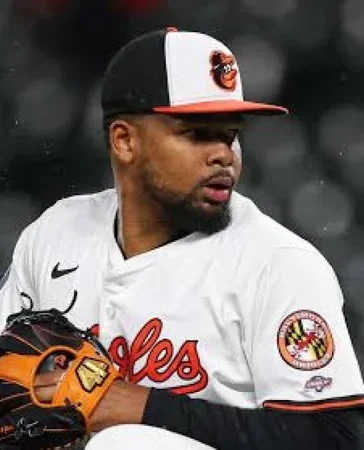 MLB recibe notificación extrajudicial por denuncias de violencia de género contra Yaramil Hiraldo