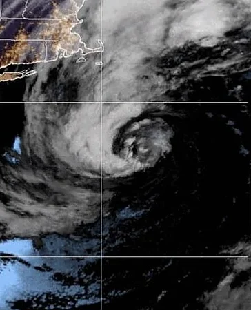 Josephine se fortalece como ciclón extratropical y amenaza con vientos huracanados