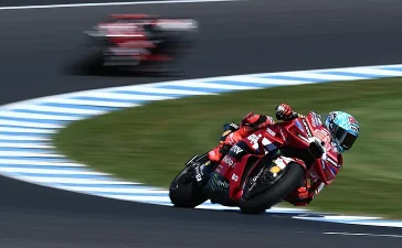 Phillip Island se despide de MotoGP con un duelo español por el título