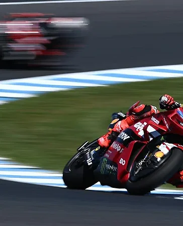 Phillip Island se despide de MotoGP con un duelo español por el título