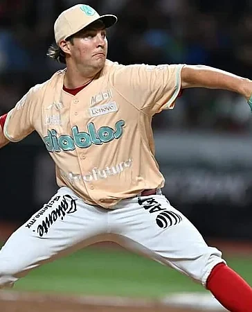 Trevor Bauer anuncia su debut en el béisbol dominicano con las Estrellas Orientales