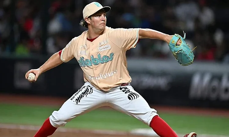 Trevor Bauer anuncia su debut en el béisbol dominicano con las Estrellas Orientales