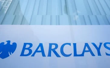 La IA impulsa reestructuración en Barclays: 5,000 despidos y un aumento del 13% en beneficios