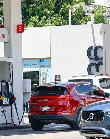 Hacienda advierte que subsidios a combustibles presionan finanzas públicas pero se mantendrán