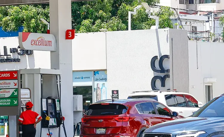 Hacienda advierte que subsidios a combustibles presionan finanzas públicas pero se mantendrán